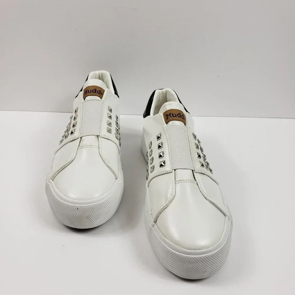 MUDD WOMEN BEYLEY WHITE W/METAL STUDS  SIZE 8 - Picture 4 of 10